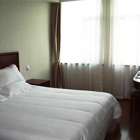 Greentree Inn Shanghai Songjiang University City New Songjiang Road Express Hotel Dış mekan fotoğraf